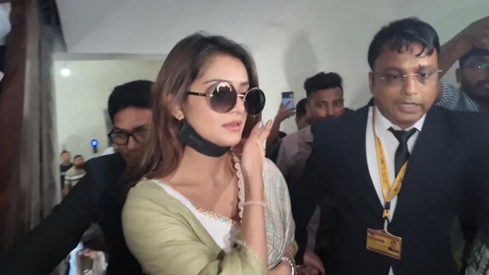 শাড়ি নিয়ে প্রতারণা মামলায় জামিন পেলেন তানজিন তিশা