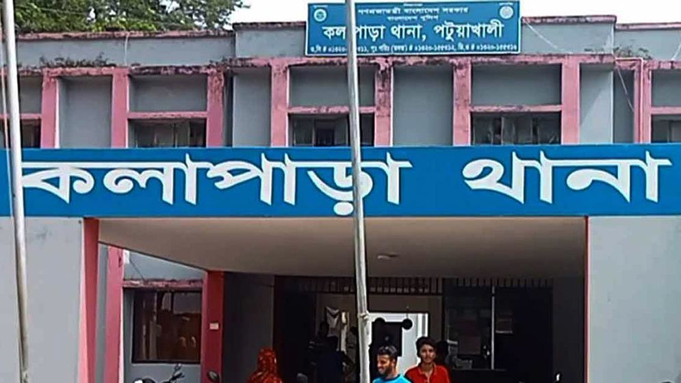 স্ত্রীকে ধর্ষণে বাধা দেওয়ায় স্বামীর পায়ে গুলি