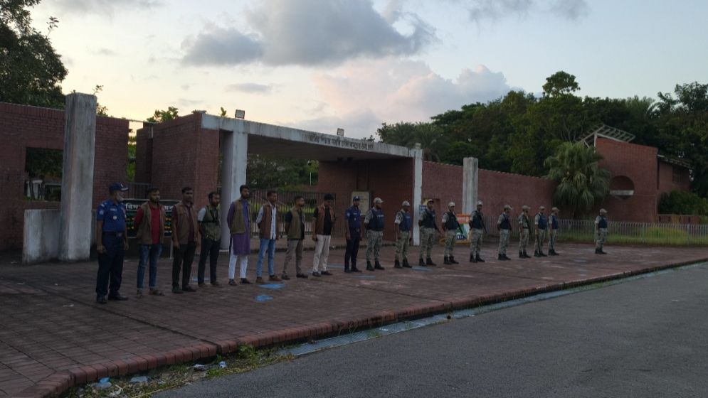 ১৫ আগস্ট ঘিরে টুঙ্গিপাড়ায় ব্যাপক নিরাপত্তা