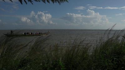 ঋতুরানীর আবির্ভাবে সাজছে প্রকৃতি