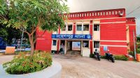 মাকে গলা কেটে হত্যার পর পাশের ঘরে শুয়ে থাকে ছেলে