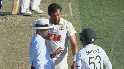 মিরাজকে কী বলেছেন স্টার্ক
