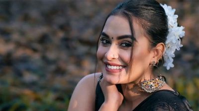 মডেল-অভিনেত্রী রিধিকার ঝুলন্ত লাশ উদ্ধার
