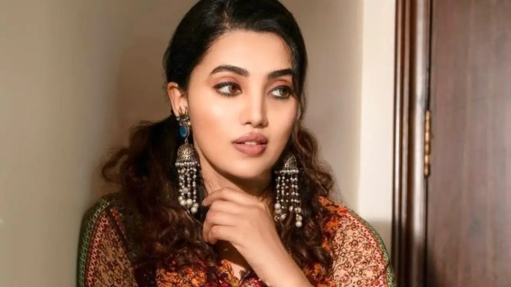 ঘুমের মধ্যেই চিরঘুমে বলিউড অভিনেত্রী