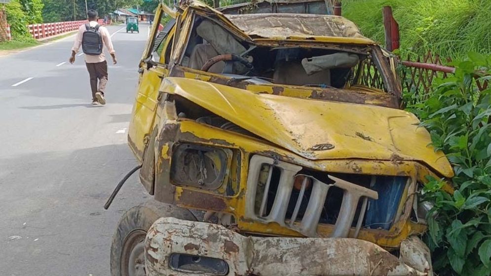 রাঙামাটিতে পিকআপ উলটে নারীসহ ৪ জন নিহত