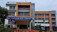 হাত ছেড়ে মোটরসাইকেল চালানোর চরম পরিণতি