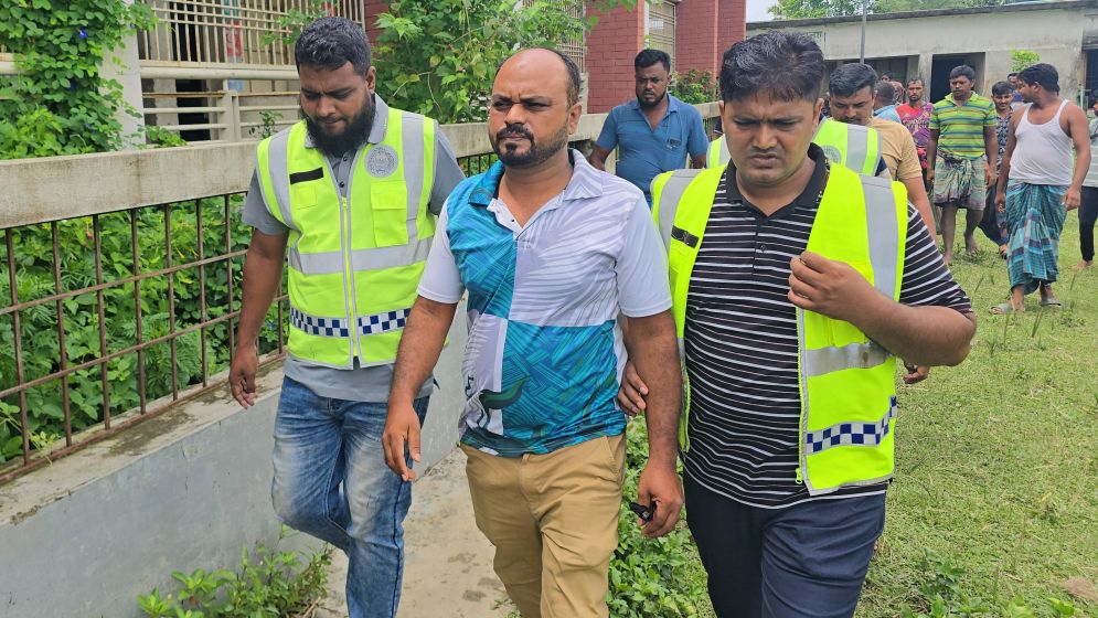 কালীগঞ্জে শিক্ষকের বিরুদ্ধে স্কুলছাত্রীকে যৌন নিপীড়নের অভিযোগ