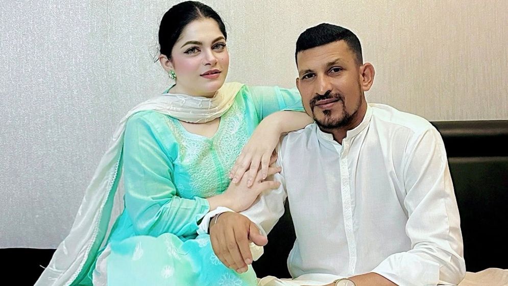 ‘সঠিক সময়ে ভুল জায়গা থেকে বেরিয়ে আসাই উত্তম’