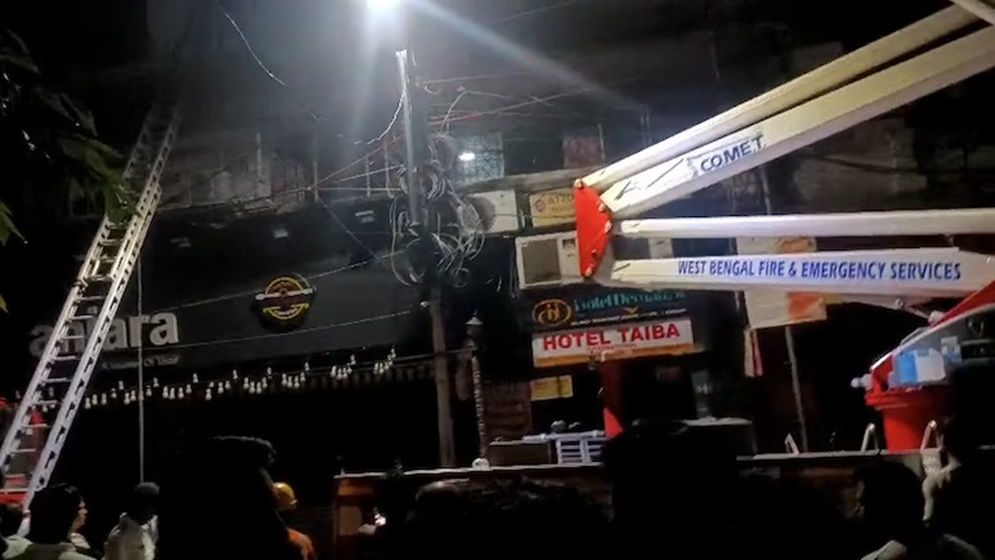 কলকাতায় নিউমার্কেটের পাশের হোটেলে ভয়াবহ আগুন, নিহত ৯