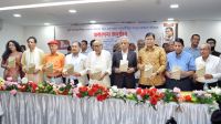 ‘রাজনীতির সদরে-অন্দরে’ বইটি প্রত্যেকেরই পড়া উচিত: নজরুল ইসলাম খান