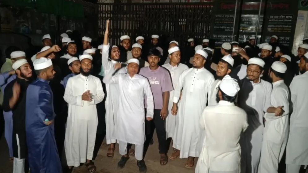 ব্রাহ্মণবাড়িয়ায় মাদ্রাসাছাত্রের সঙ্গে সংঘর্ষের জেরে ৩ পুলিশ সদস্য প্রত্যাহার