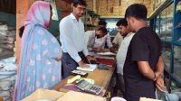 বারহাট্টায় সরকারি প্রণোদনার সার বিক্রি, ব্যবসায়ীকে জরিমানা