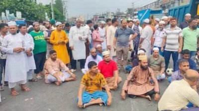 ঢাকা-টাঙ্গাইল মহাসড়ক অবরোধ করে ছাত্র-জনতার বিক্ষোভ