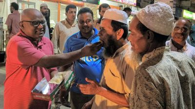 রিজভী আহমেদ ভারপ্রাপ্ত মহাসচিব হওয়ায় কুড়িগ্রামে মিষ্টি বিতরণ