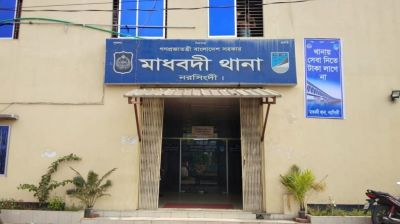 হত্যার পর ঘরে একদিন রেখে কবরস্থানে স্ত্রীকে মাটিচাপা