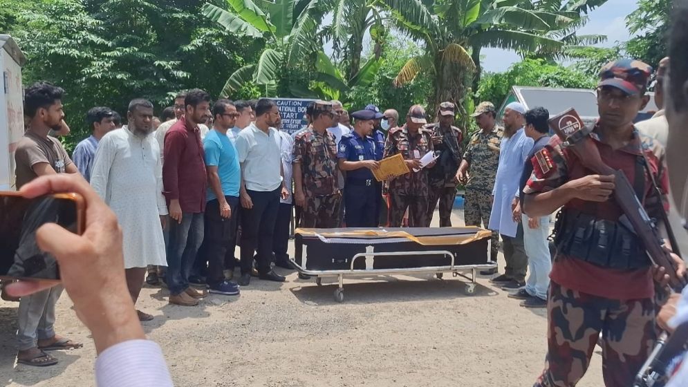 কলকাতার হোটেলে অগ্নিকাণ্ড: সাজুর লাশ দেশে, কলকাতায় রেবতীর শেষকৃত্য