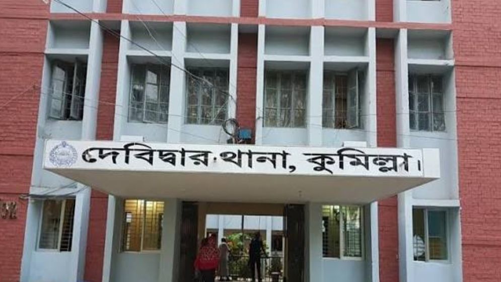থানা থেকে দুই আ.লীগ নেতাকে ছাড়িয়ে নিলেন যুবশক্তি নেতা