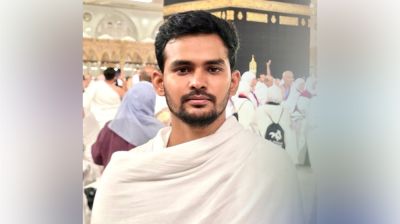 পবিত্র ওমরাহ পালন করলেন আসিফ মাহমুদ