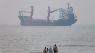 হরমুজে জাহাজ চলাচল কমেছে ৮০ শতাংশ