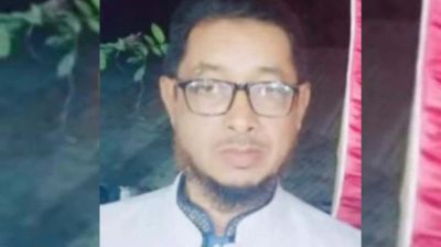 নারীর সঙ্গে আপত্তিকর অবস্থায় ধরা প্রধান শিক্ষক