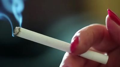 পুরুষদের মধ্যে ধূমপান কমলেও পাকিস্তানে বাড়ছে নারী ধূমপায়ীর সংখ্যা