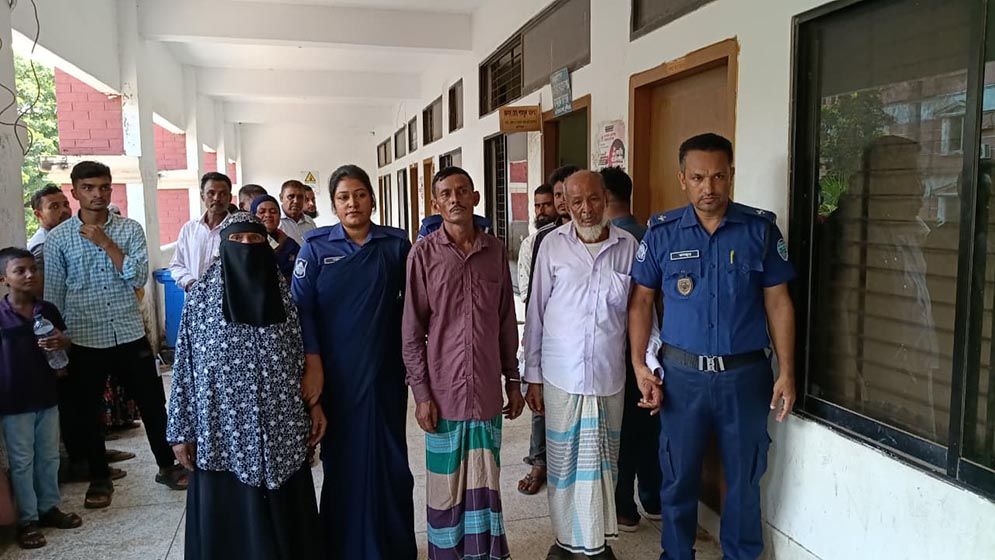গৃহবধূ হত্যায় শ্বশুর-শাশুড়ি-দেবরের যাবজ্জীবন, স্বামী খালাস
