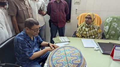 বদলগাছী হাসপাতালে হঠাৎ স্বাস্থ্যমন্ত্রী, দ্রুত নতুন ভবনের আশ্বাস