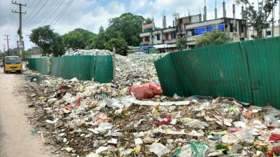 যুগান্তরে সংবাদ প্রকাশের পর বাসস্ট্যান্ডের ময়লার ভাগাড় অপসারণ