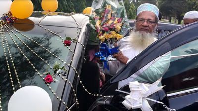 সজ্জিত প্রাইভেটকার-৪০ মোটরসাইকেলের শোভাযাত্রায় বাড়ি গেলেন বিদায়ী শিক্ষক