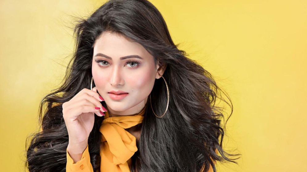 অবিশ্বাস্যভাবে দারুণ কিছু কাজের সঙ্গে যুক্ত আছি : অধরা খান