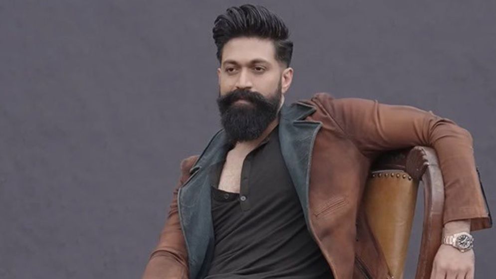 প্রথম দিনেই ১০০ কোটি আয়ের পথে যশ-কিয়ারার ‘টক্সিক’