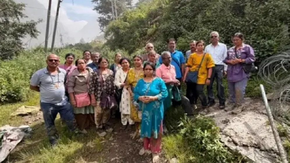 খোঁজ মিলছে না ভারতের সেই ৩০ তীর্থযাত্রীর