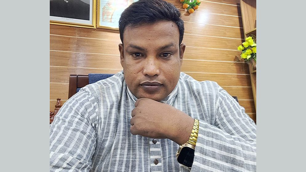 গ্রেফতার এড়াতে ছাদ থেকে লাফ দেন আ.লীগ নেতা