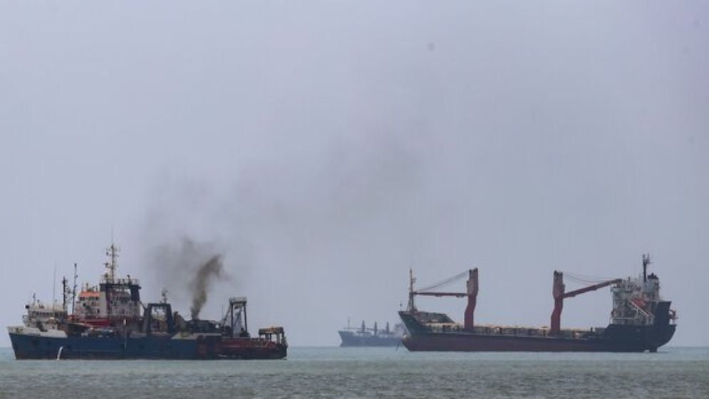 হরমুজ প্রণালিতে কুয়েতের তেলবাহী ট্যাংকারে হামলা