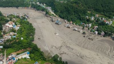 কাদা থেকে একের পর এক বেরিয়ে আসছে লাশ, মৃত্যু ছাড়াল ৩৯০