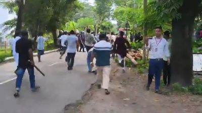 ইউএনও-পুলিশের উপস্থিতিতে যুবদলের দুই গ্রুপের সংঘর্ষ