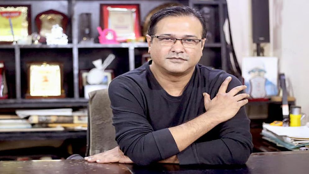 ফেসবুক থেকে সরে গেলেন আসিফ