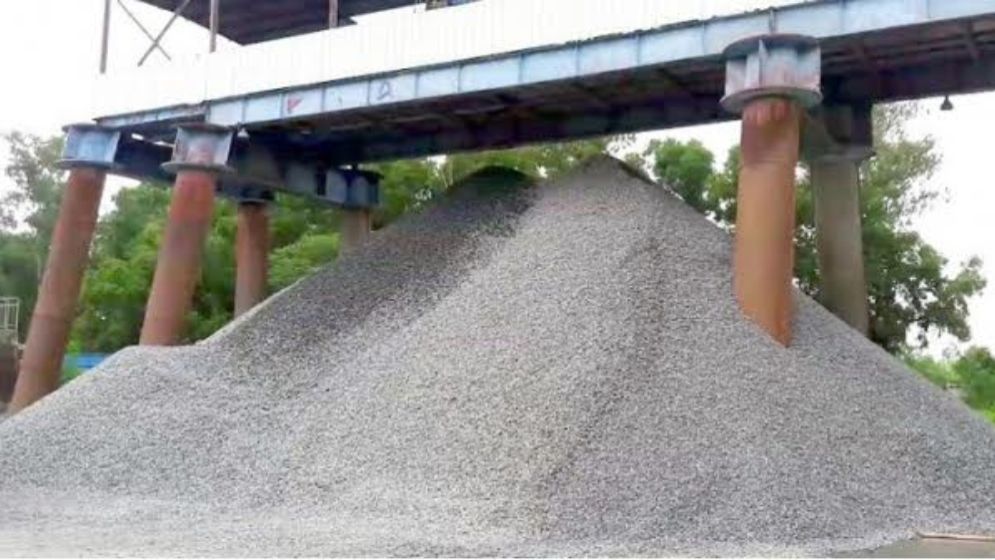 উৎপাদন আছে, বাজার নেই