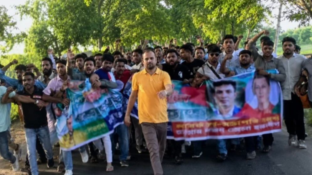 সাবেক ভূমিমন্ত্রীর পিএসসহ ৭৮ জনের নামে মামলা