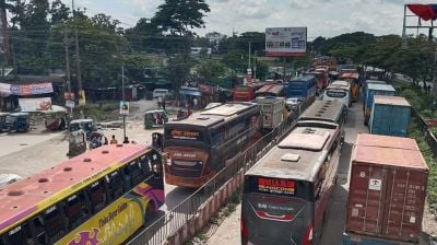 ঢাকা-চট্টগ্রাম মহাসড়কে যানজট, অ্যাম্বুলেন্সে রোগীর মৃত্যু