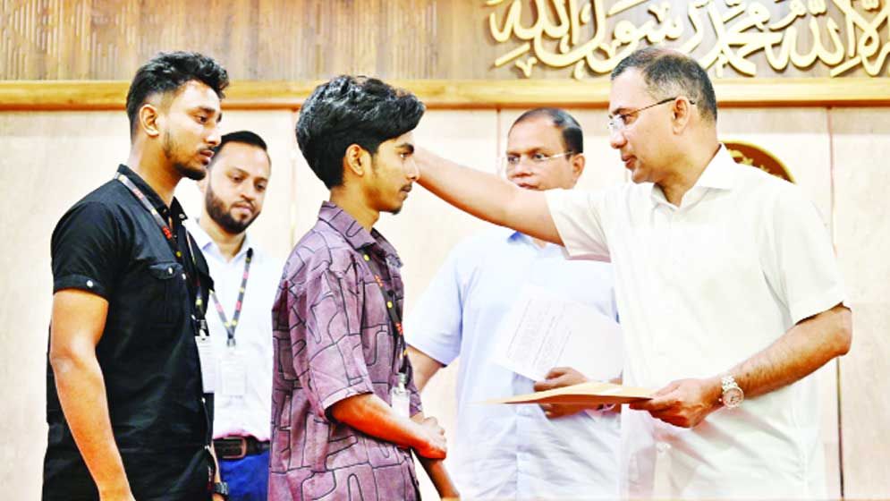 শহীদদের আকাঙ্ক্ষা পূরণে সরকার কাজ করছে: প্রধানমন্ত্রী