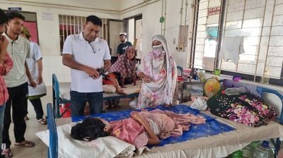 খুলনার অসহায় জান্নাতুলের পাশে ডা. জুবাইদা রহমান