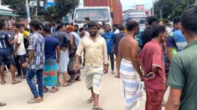 নরসিংদীতে বিদ্যুৎ অফিস ঘেরাও, ঢাকা-সিলেট মহাসড়ক অবরোধ