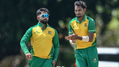 এক উইকেটের নাটকীয় হারে সেমিফাইনাল থেকে বিদায় বাংলাদেশের