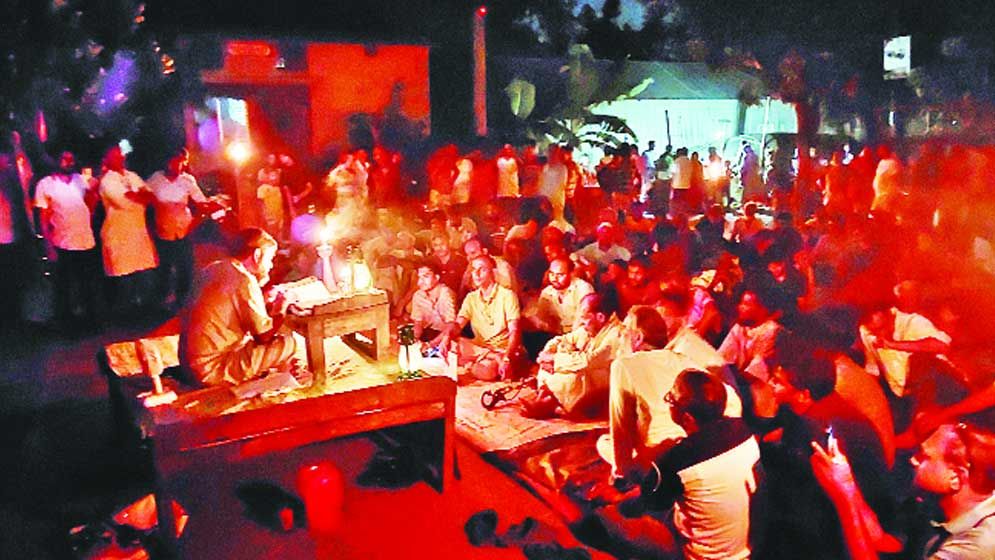 পুথির সুরে মাতল গ্রাম