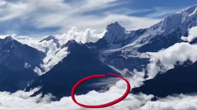 চীনা আলোকচিত্রীর ড্রোনে ধরা পড়ল হিমবাহ ধসের সেই ভয়াবহ মুহূর্ত
