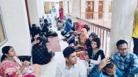 অনশনে বরিশাল বিশ্ববিদ্যালয়ের শতাধিক শিক্ষার্থী