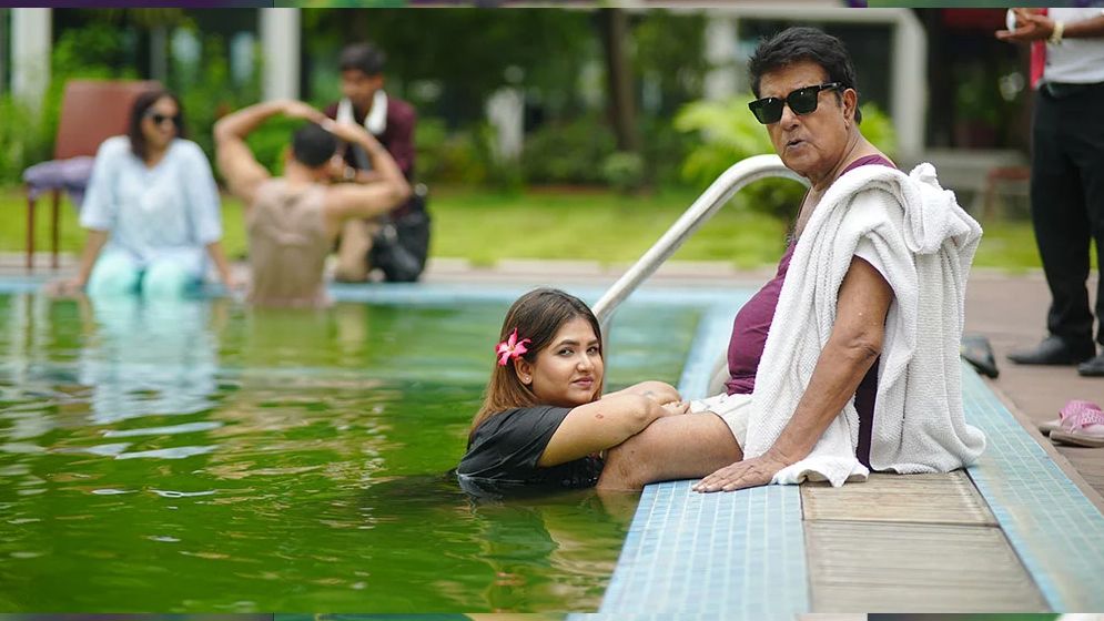 সুইমিংপুলে তরুণীর সঙ্গে মামুনুর রশীদ, ছবিটি নিয়ে যা জানা গেল