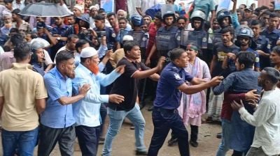 প্রতিষ্ঠাবার্ষিকীর কর্মসূচি ঘিরে বিএনপির দুপক্ষের সংঘর্ষ, আহত অর্ধশতাধিক