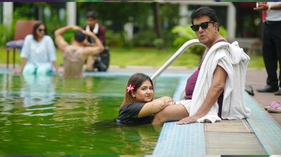 সুইমিংপুলে তরুণীর সঙ্গে মামুনুর রশীদ, ছবিটি নিয়ে যা জানা গেল